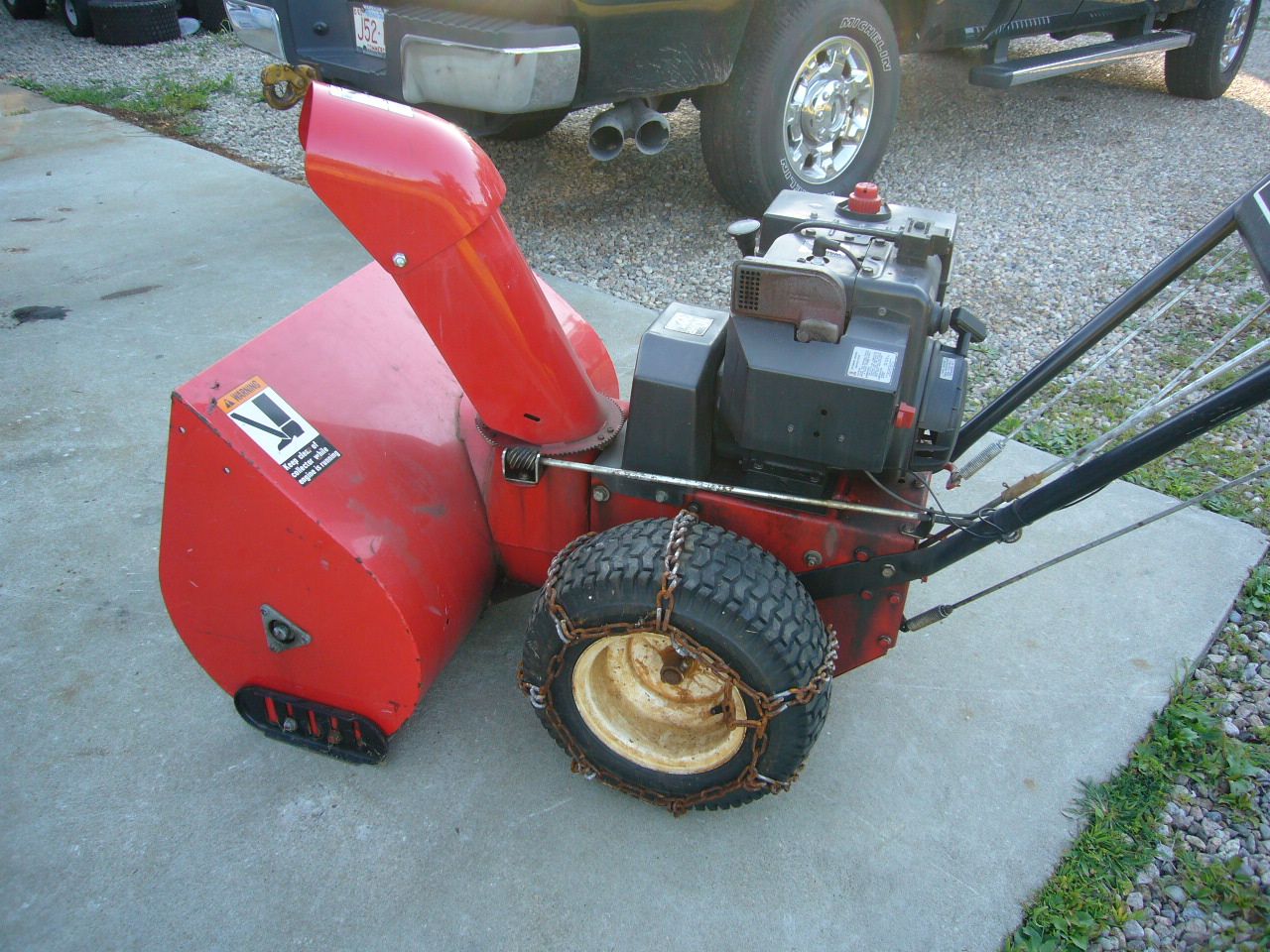 bolens 1032 snowblower 006_zpstmw8hfkl.jpg Photo by leeha1959 Photobucket